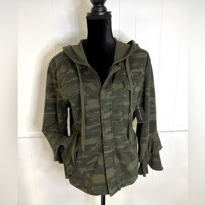 NWT‼️Sanctuary Camo Ruffle Sleeve Zip Up Hoodie -XS